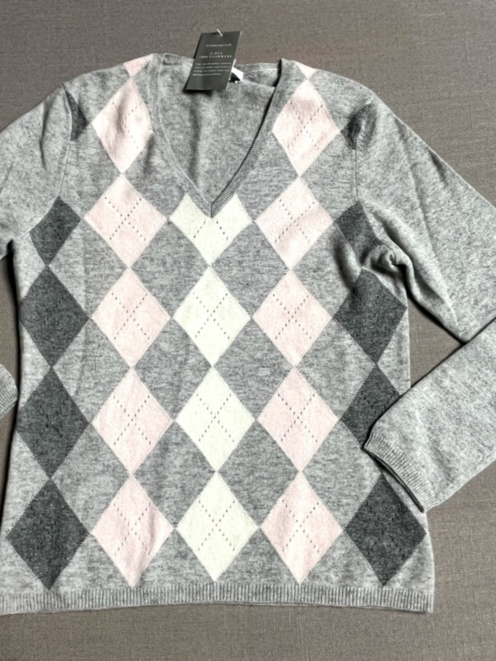NWT Charter Club Grey V-Neck Argyle Sweater with Pink & Cream Diamonds, Size M